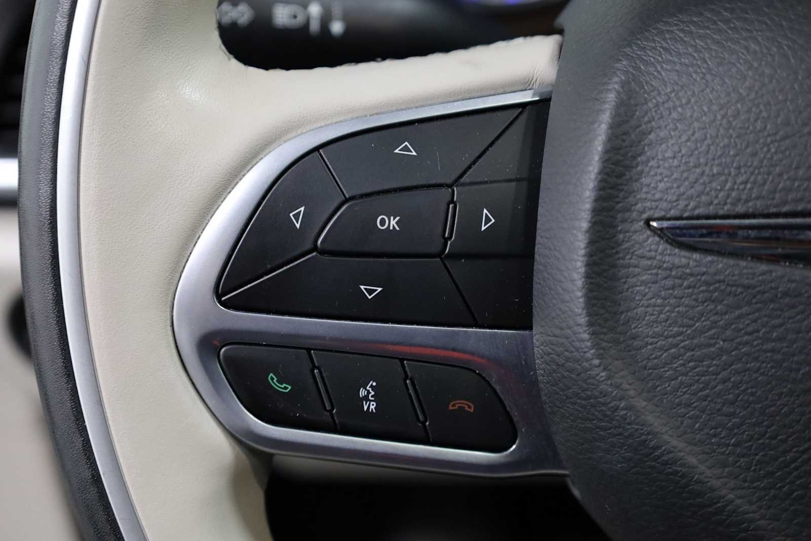 Thumbnail: 2021 Chrysler Pacifica - 23