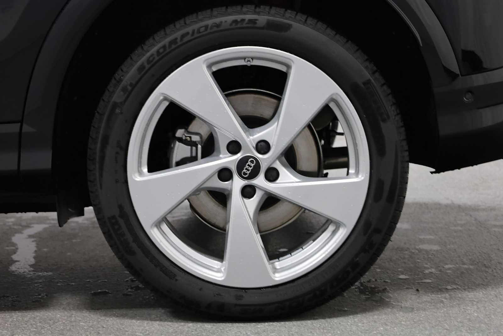 Thumbnail: 2025 Audi Q5 - 36