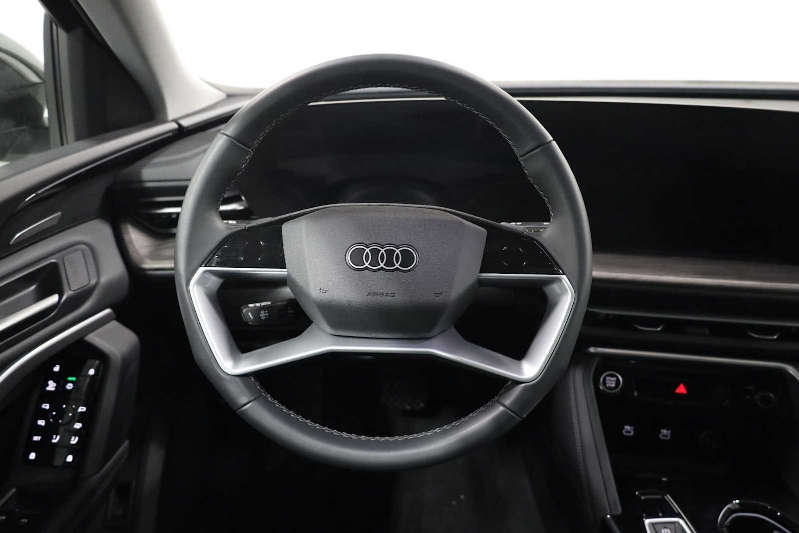 Thumbnail: 2025 Audi Q5 - 22