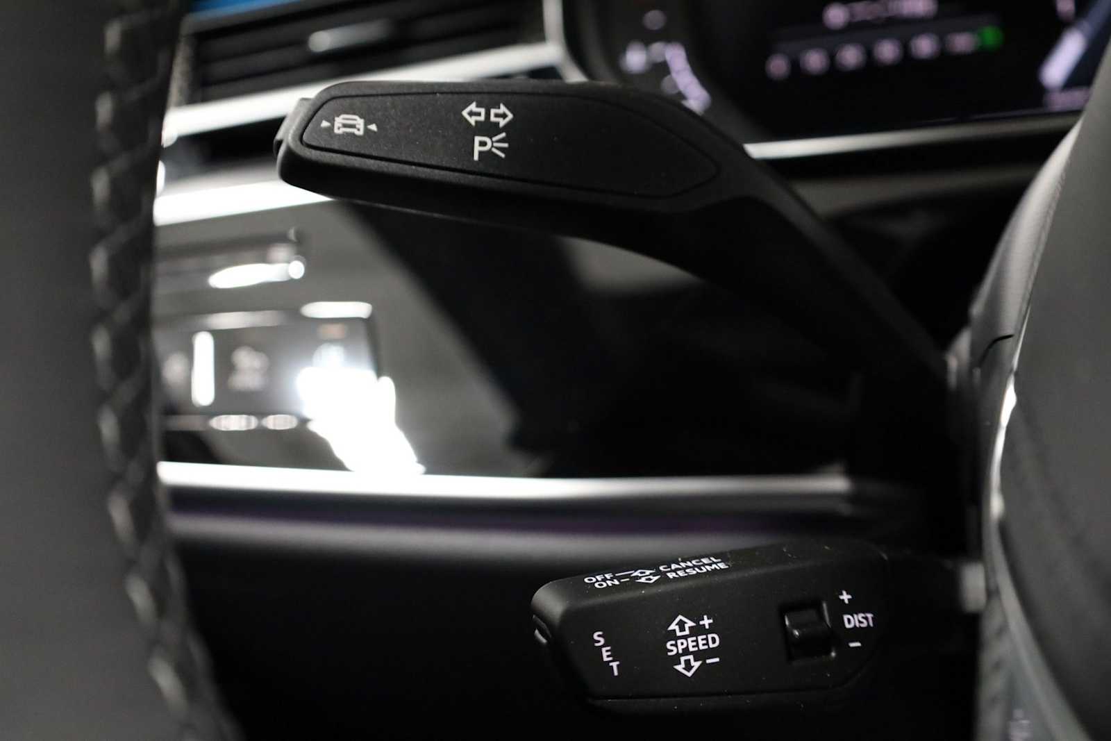 Thumbnail: 2025 Audi S8 - 30