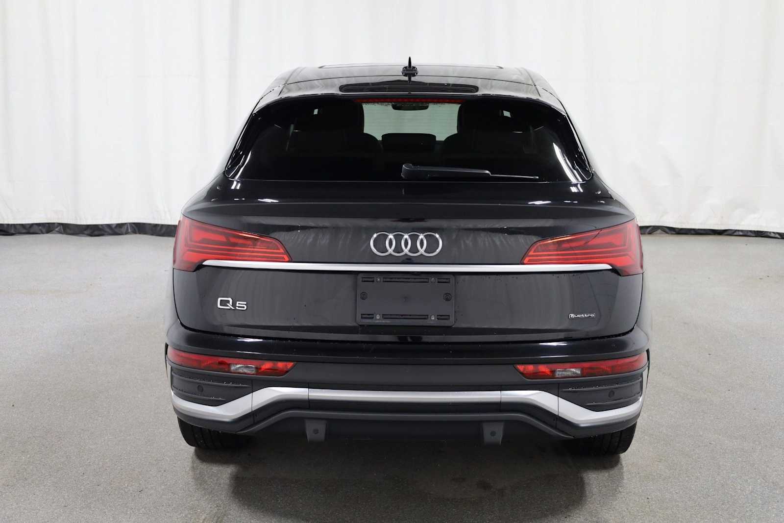Thumbnail: 2023 Audi Q5 - 7