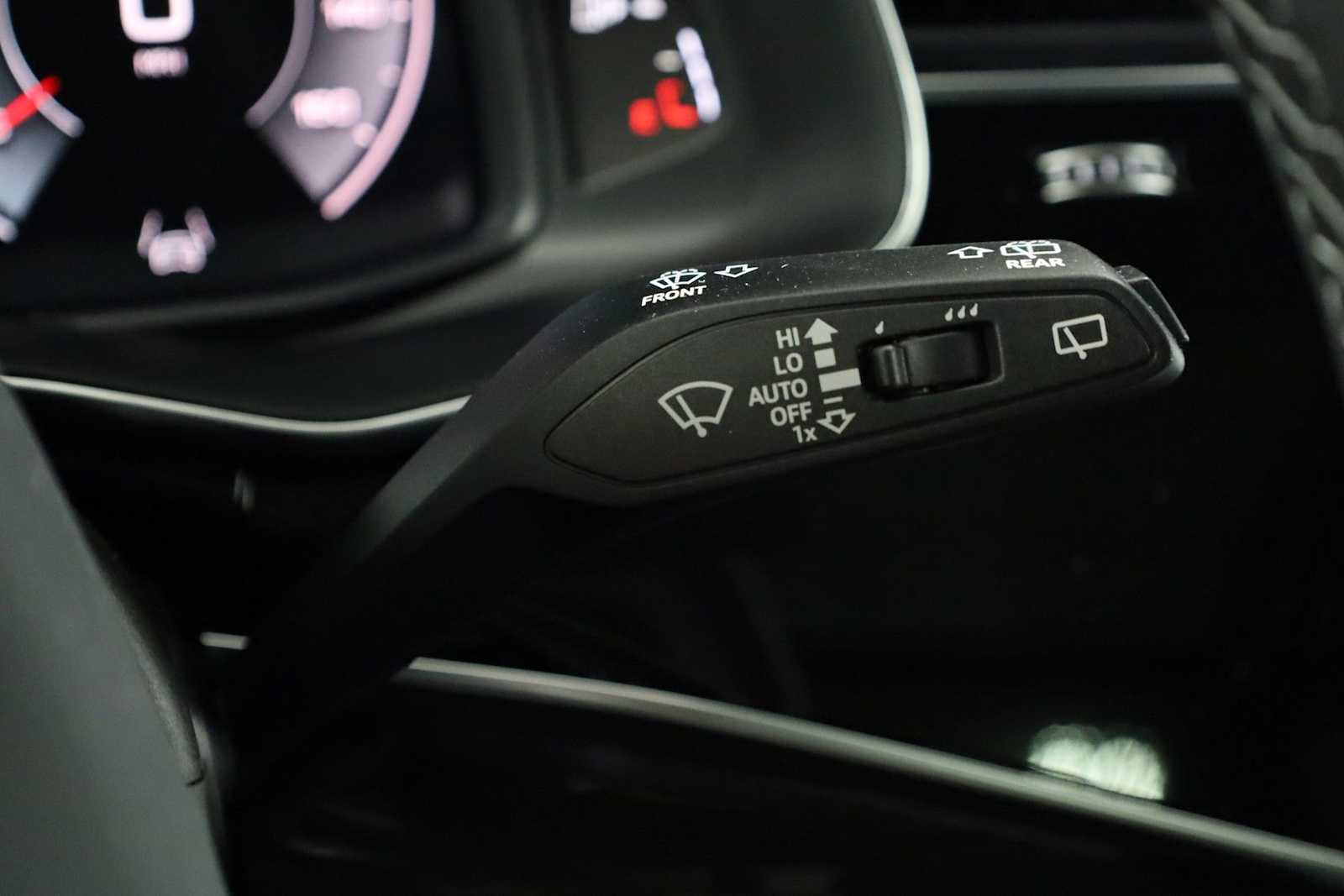 Thumbnail: 2026 Audi Q8 - 27