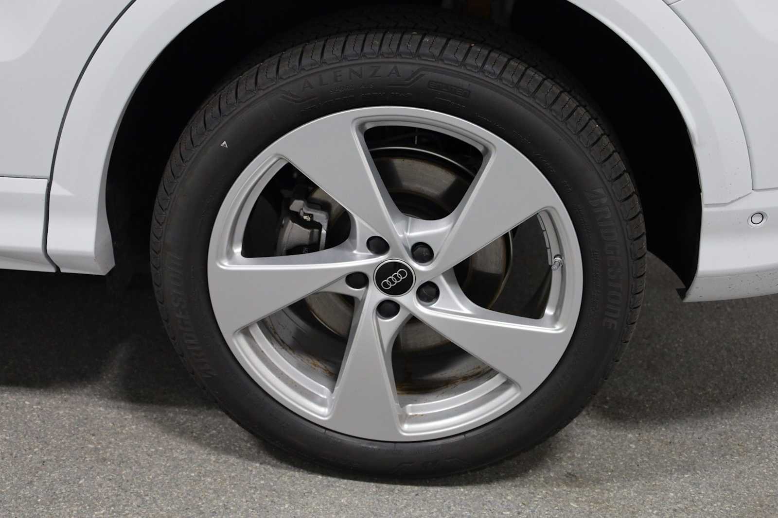 Thumbnail: 2025 Audi Q5 - 37