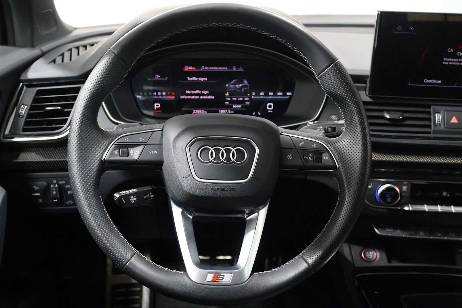 Thumbnail: 2023 Audi SQ5 - 23