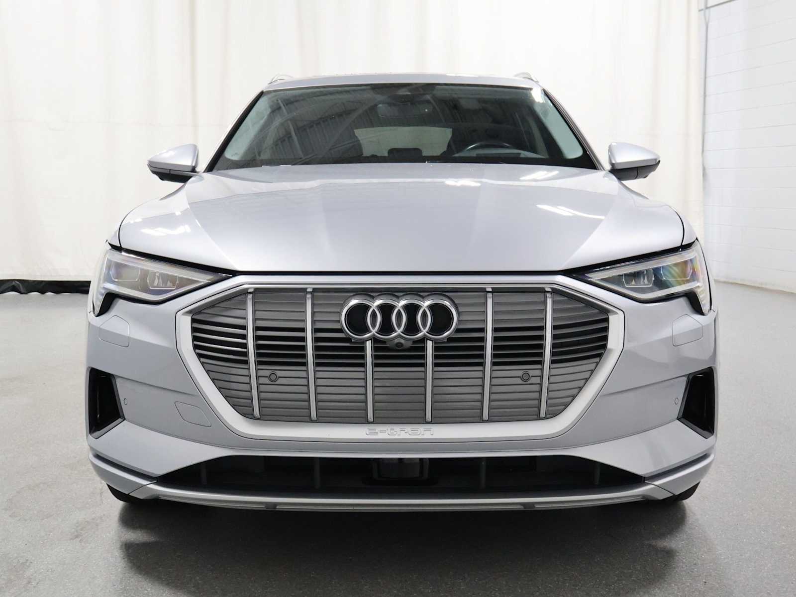 Thumbnail: 2019 Audi e-tron - 13