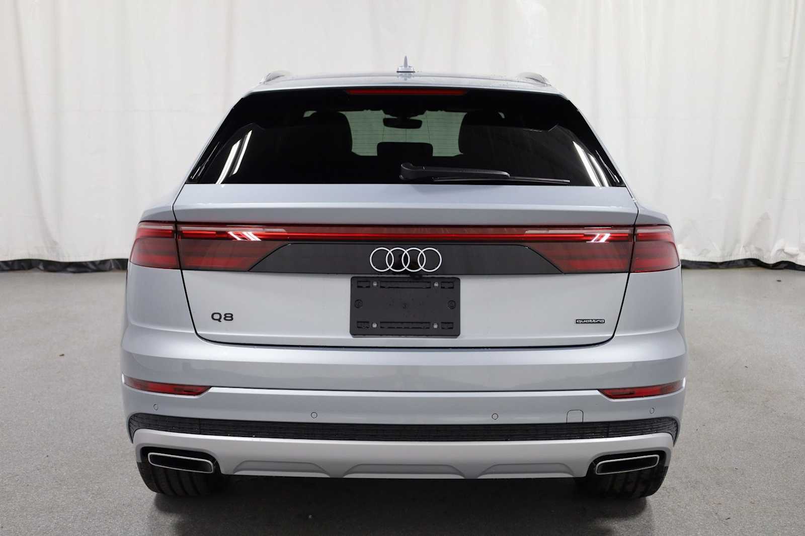 Thumbnail: 2025 Audi Q8 - 7