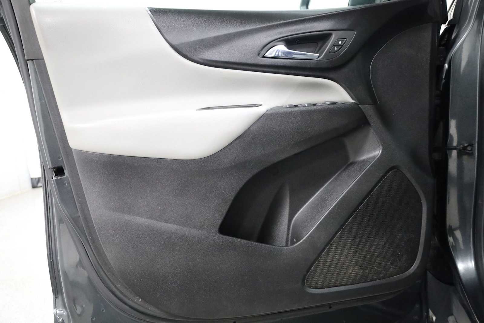 Thumbnail: 2020 Chevrolet Equinox - 16