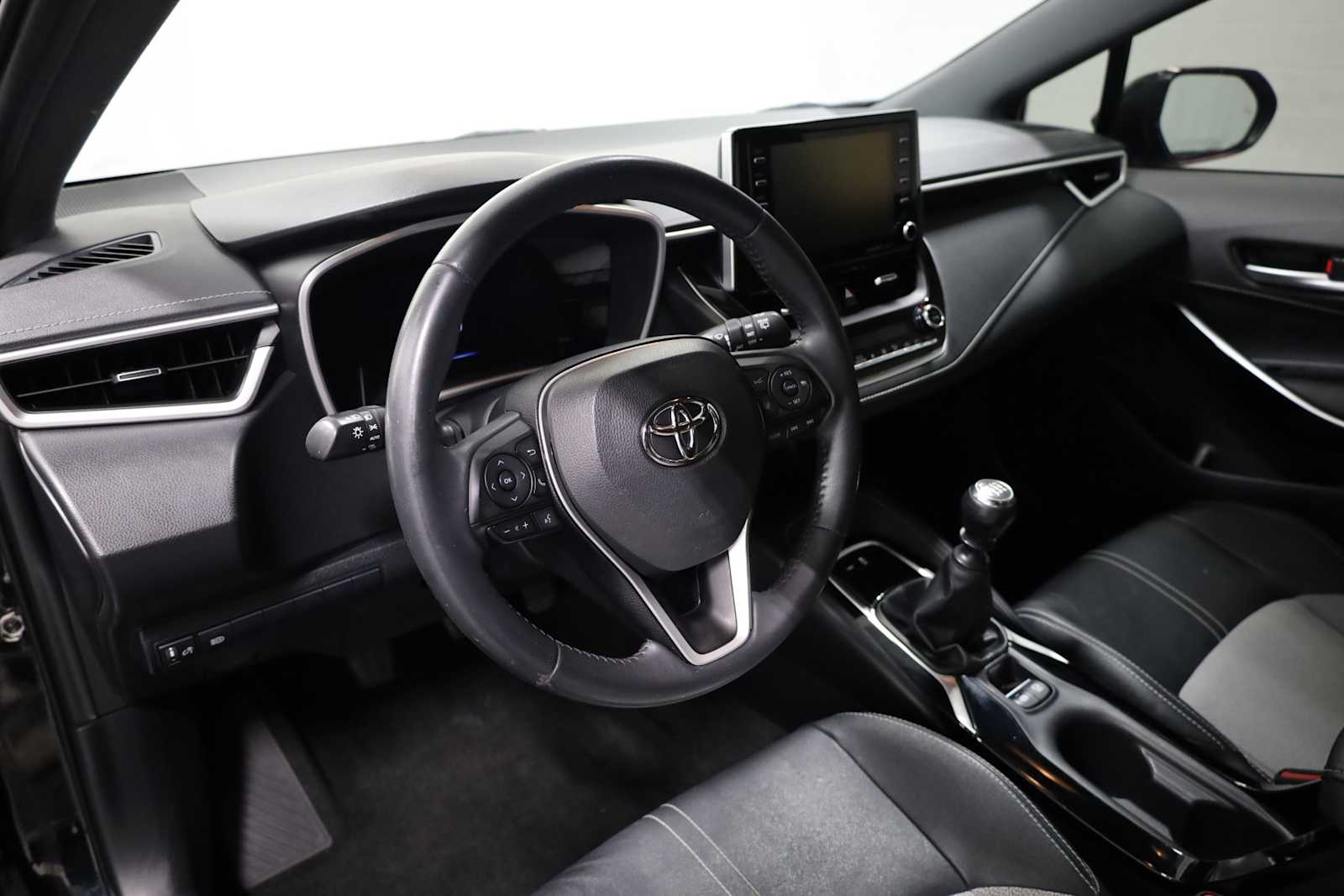 2019 Toyota Corolla XSE photo 4