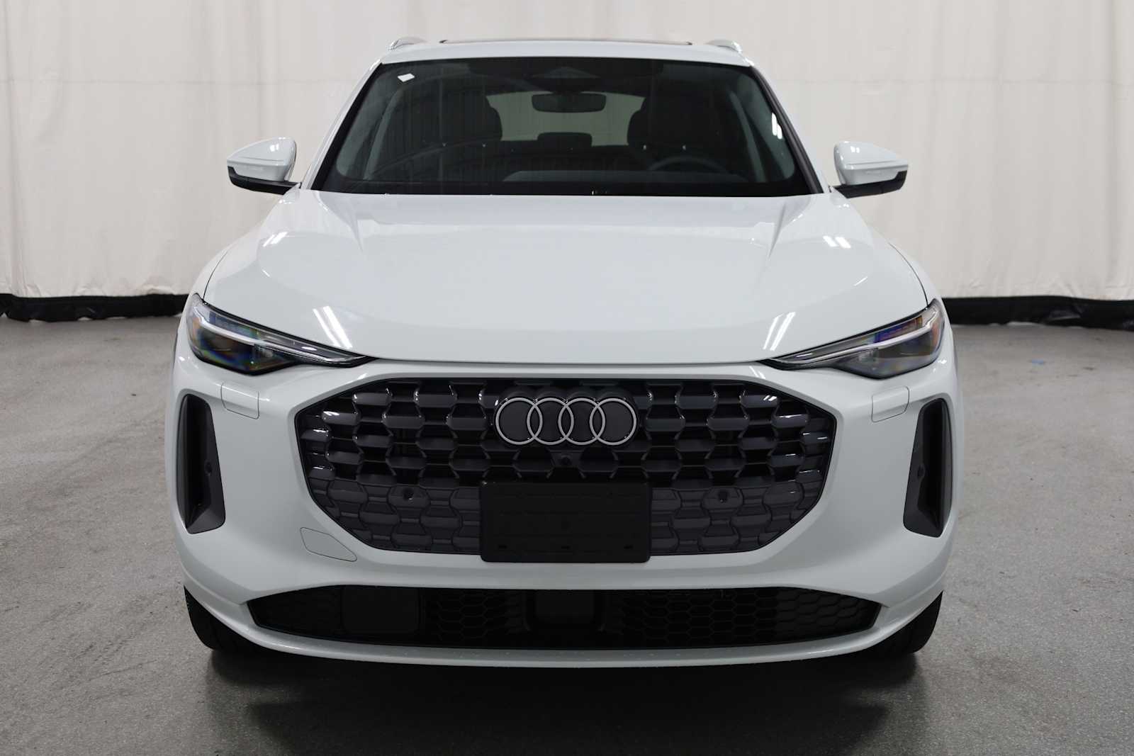 Thumbnail: 2025 Audi Q5 - 14