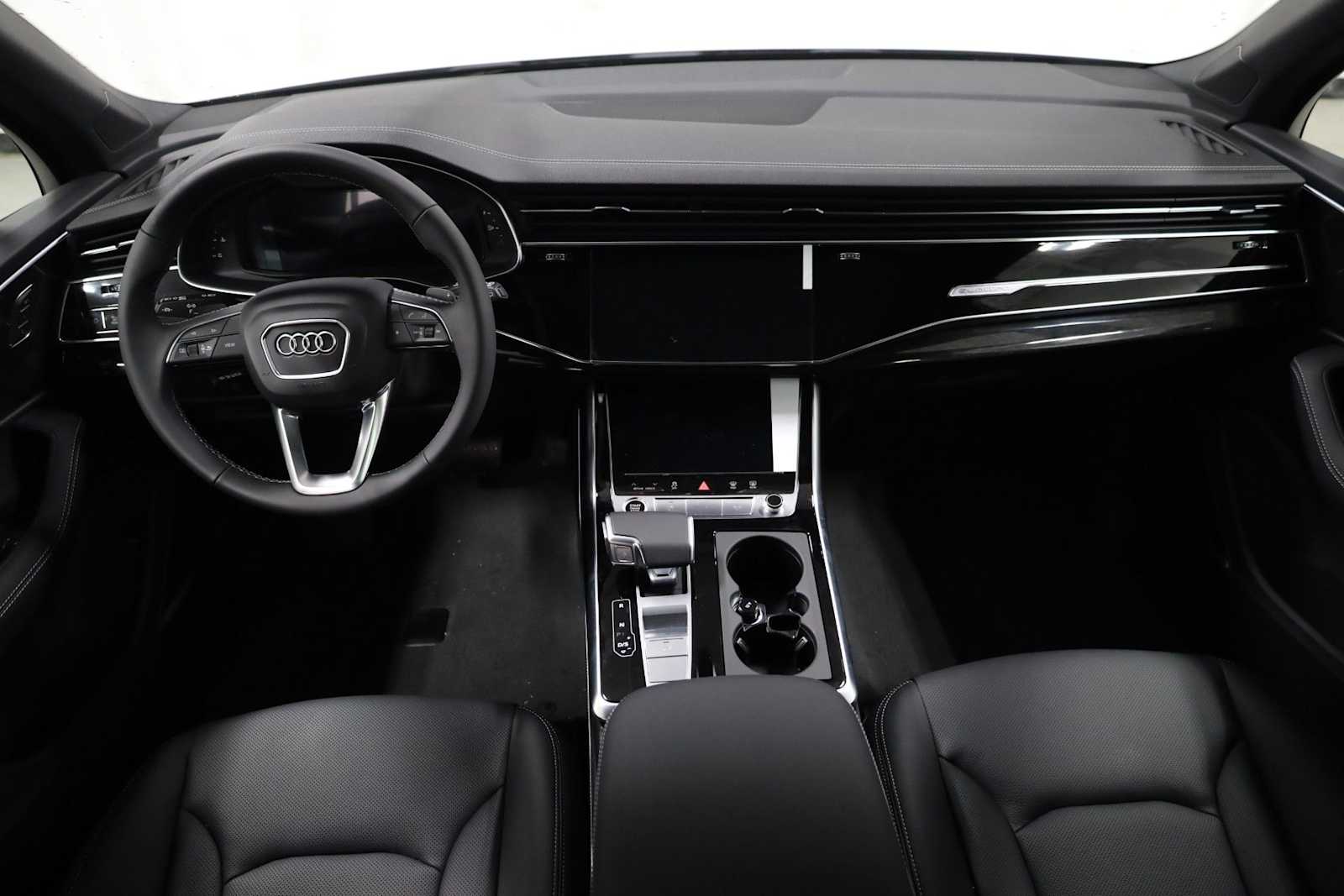 Thumbnail: 2026 Audi Q7 - 24