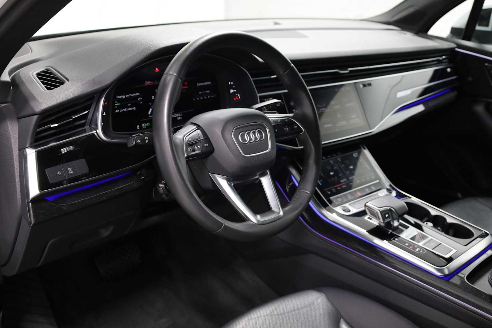 2022 Audi Q7 55 Premium Plus photo 2