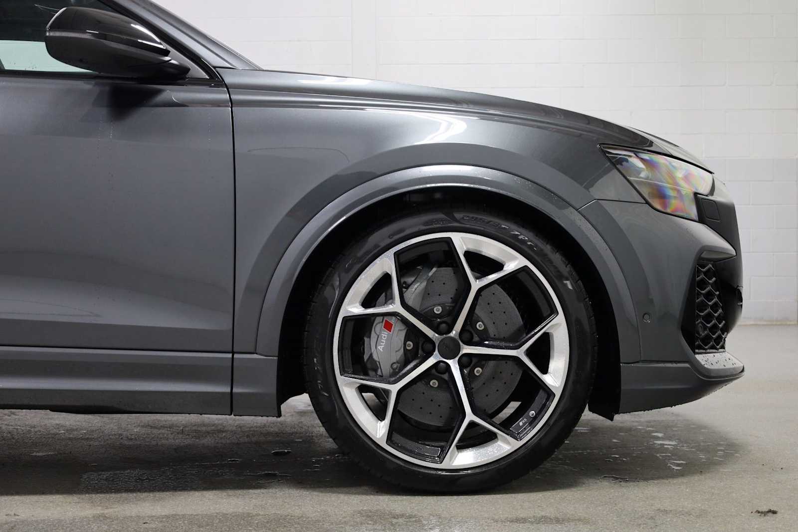 Thumbnail: 2026 Audi RS Q8 - 11