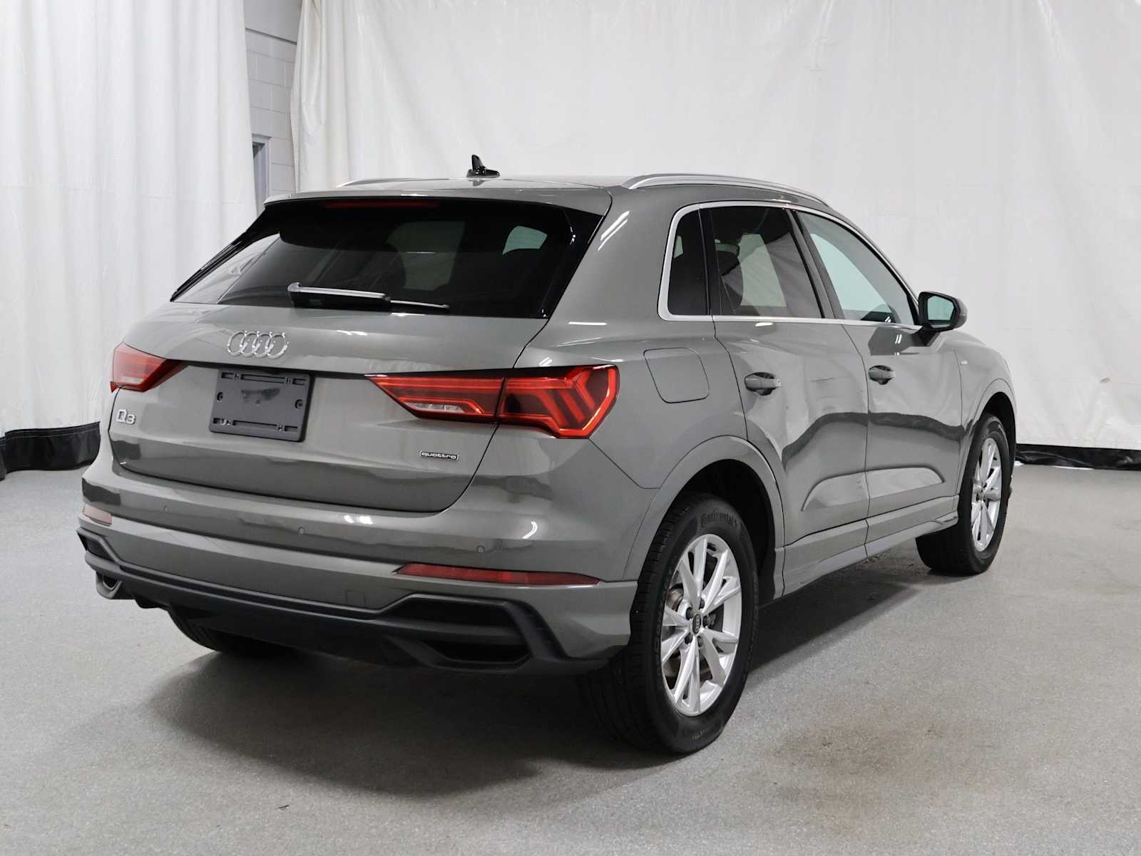 Thumbnail: 2023 Audi Q3 - 9