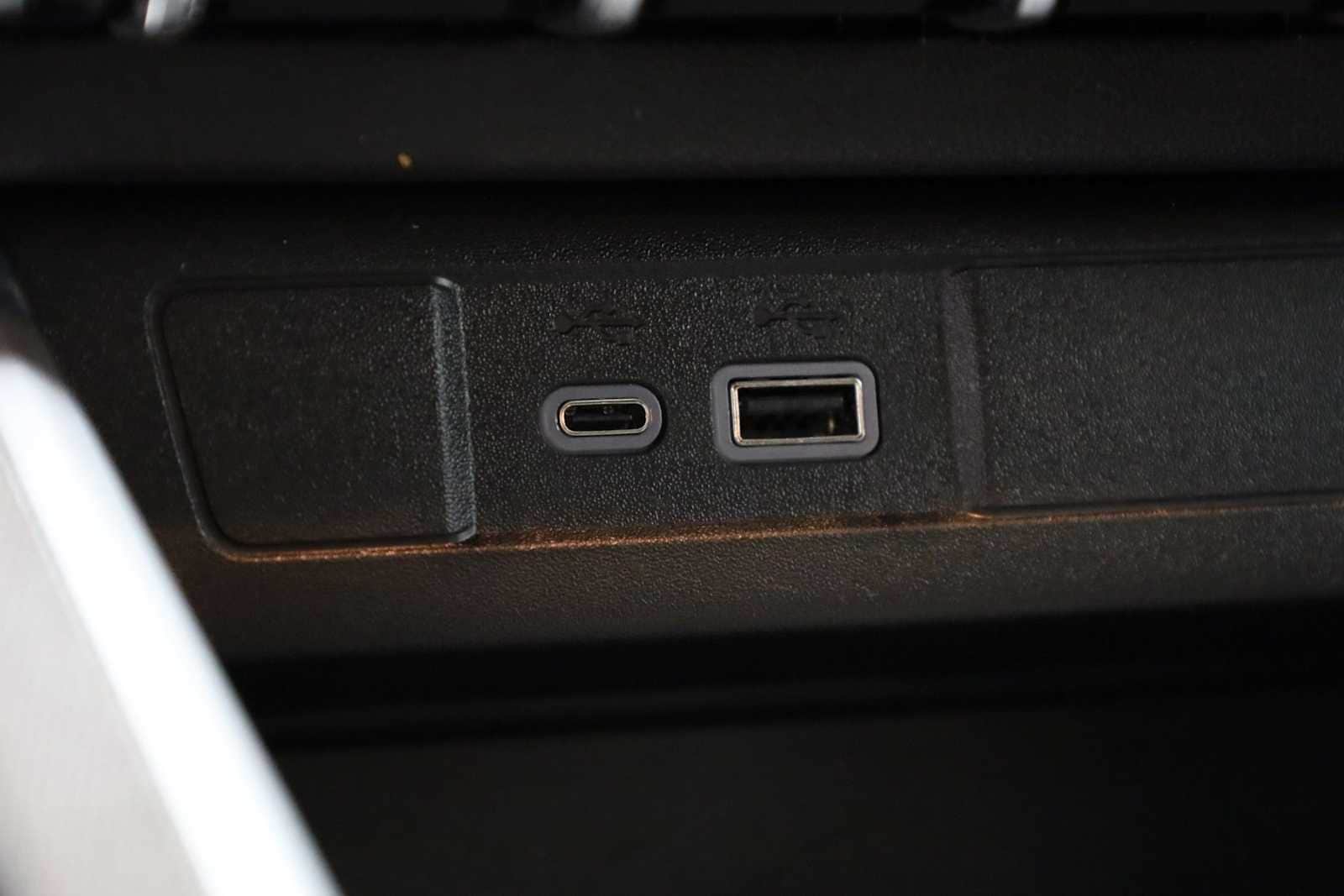 Thumbnail: 2023 Chevrolet Colorado - 30