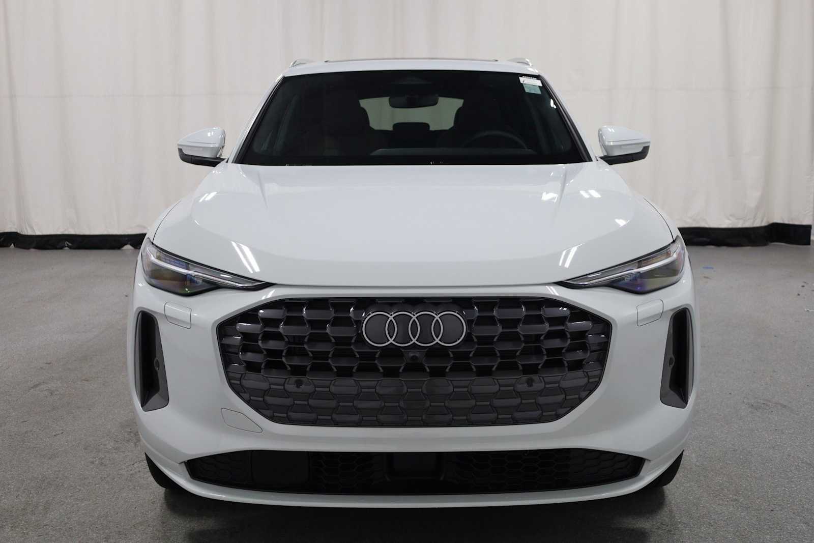 Thumbnail: 2025 Audi Q5 - 14