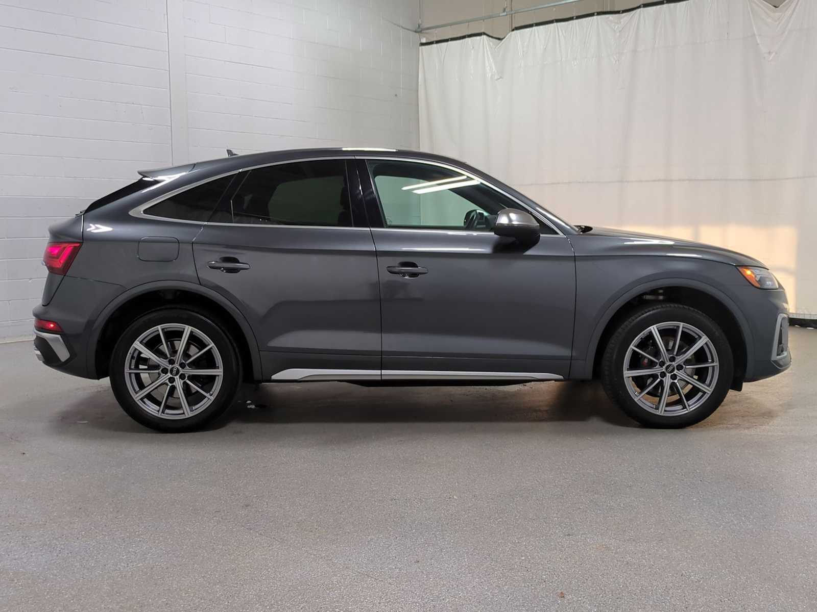 Thumbnail: 2023 Audi SQ5 - 10