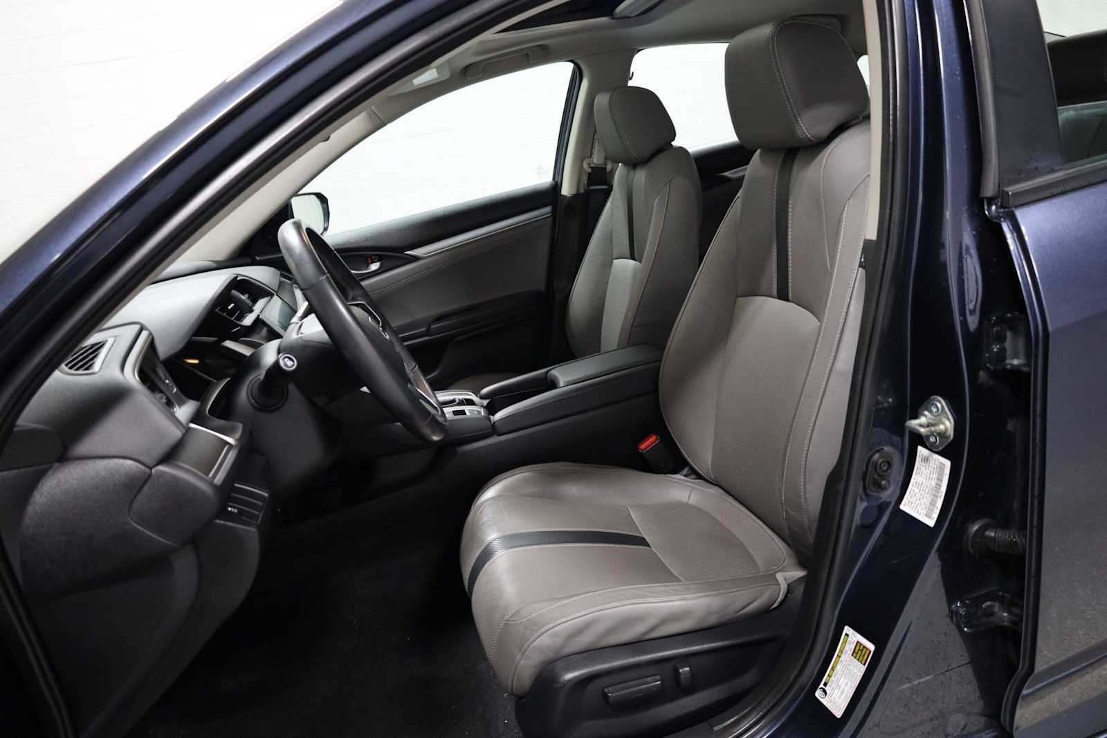 Thumbnail: 2016 Honda Civic - 5