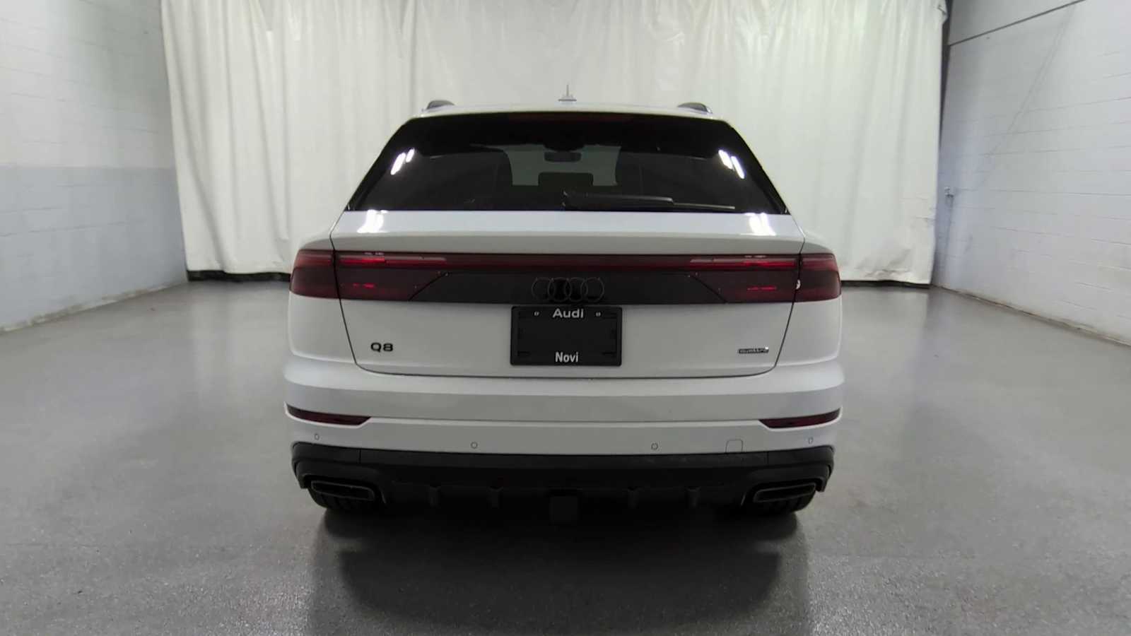 Thumbnail: 2026 Audi Q8 - 6