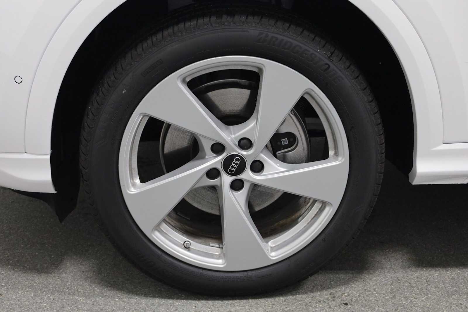 Thumbnail: 2025 Audi Q5 - 37