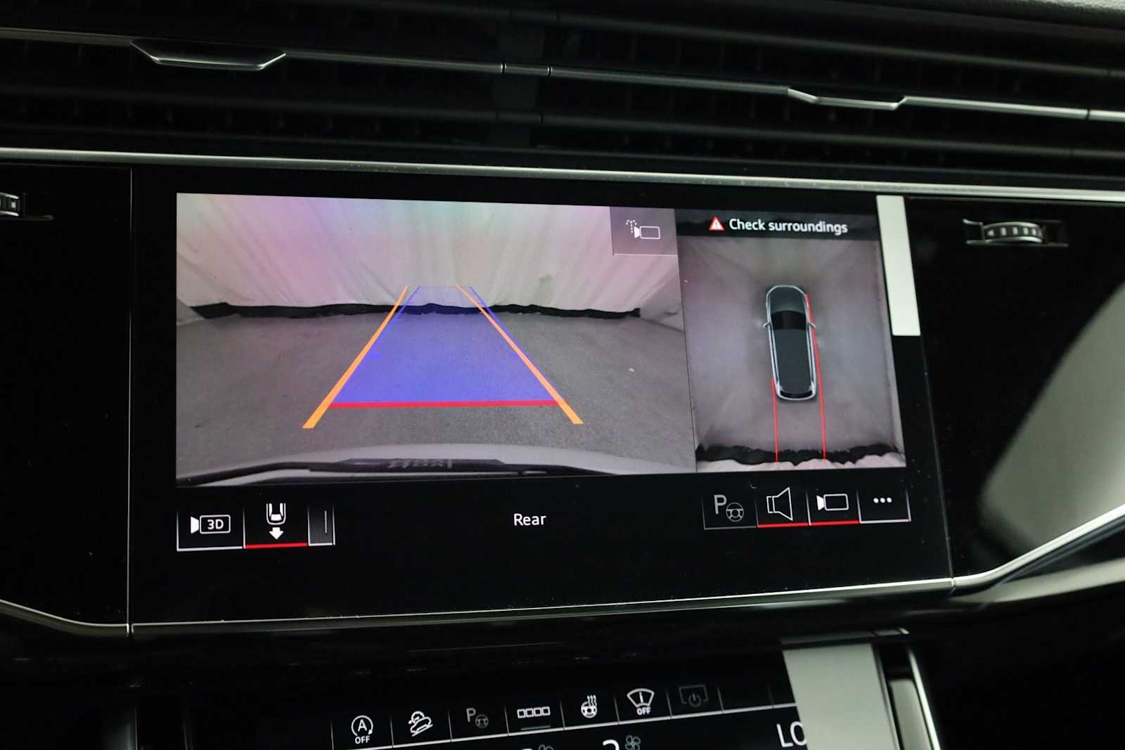 Thumbnail: 2026 Audi Q7 - 32