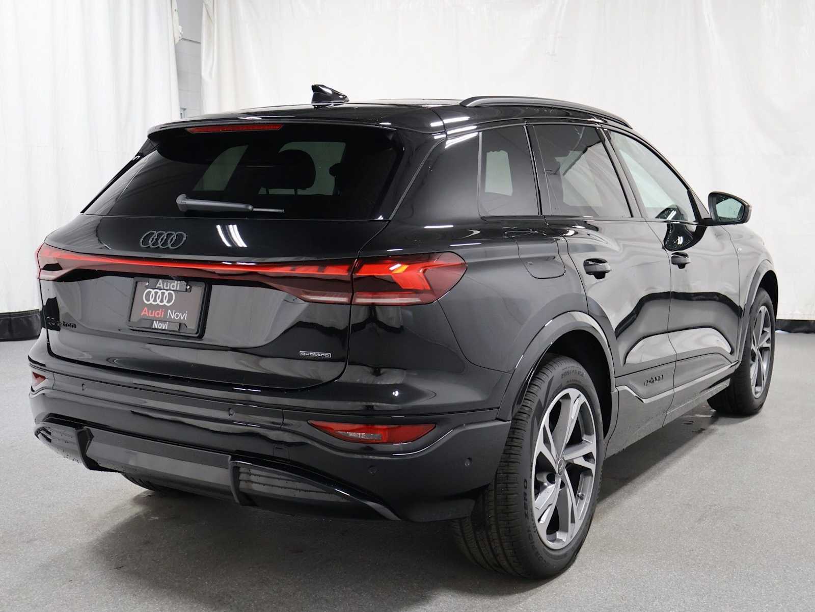 Thumbnail: 2027 Audi Q6 e-tron - 9