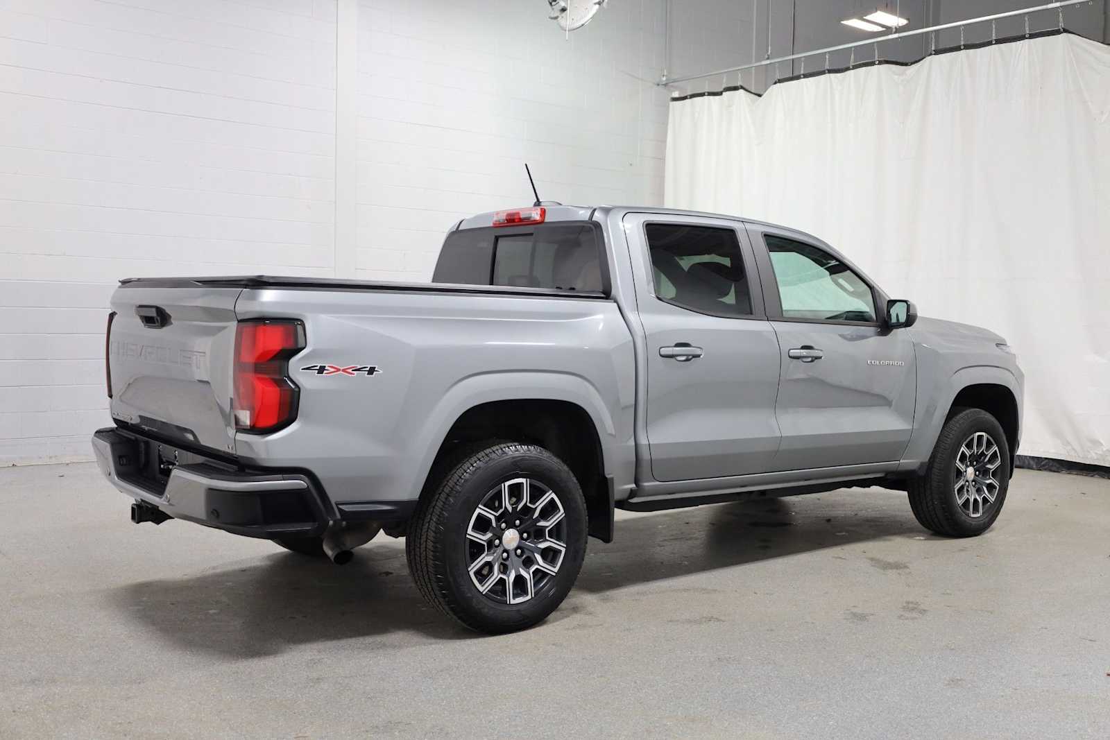 Thumbnail: 2023 Chevrolet Colorado - 9