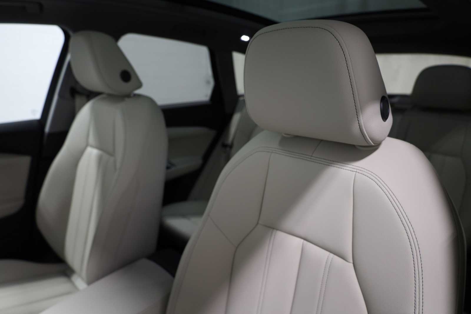 Thumbnail: 2025 Audi Q5 - 18