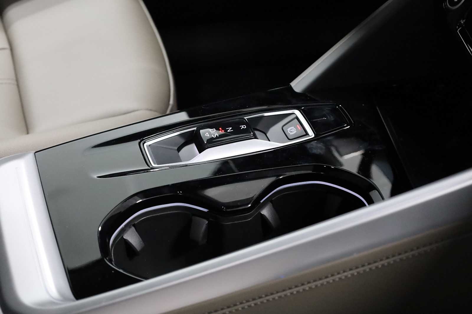 Thumbnail: 2025 Audi Q5 - 20