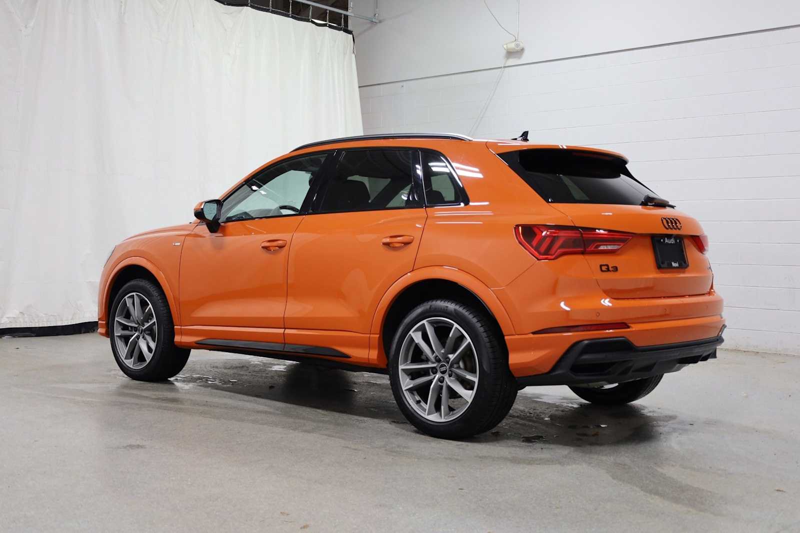 Thumbnail: 2025 Audi Q3 - 3