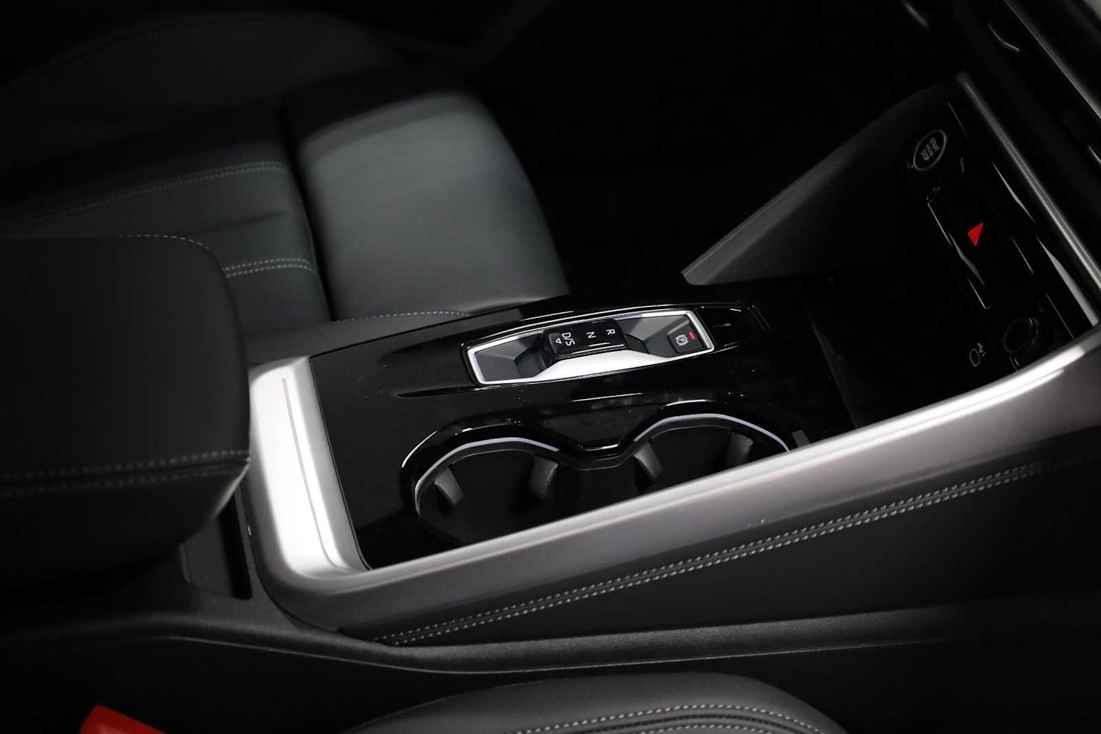 Thumbnail: 2025 Audi Q5 - 19