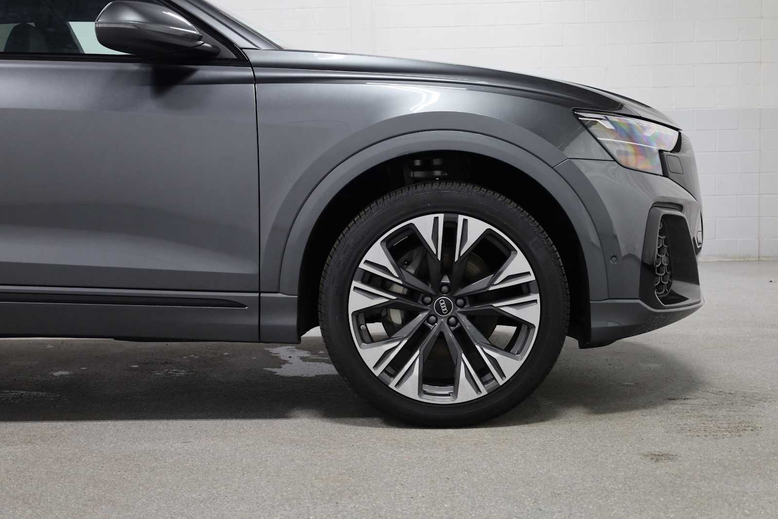 Thumbnail: 2025 Audi Q8 - 7