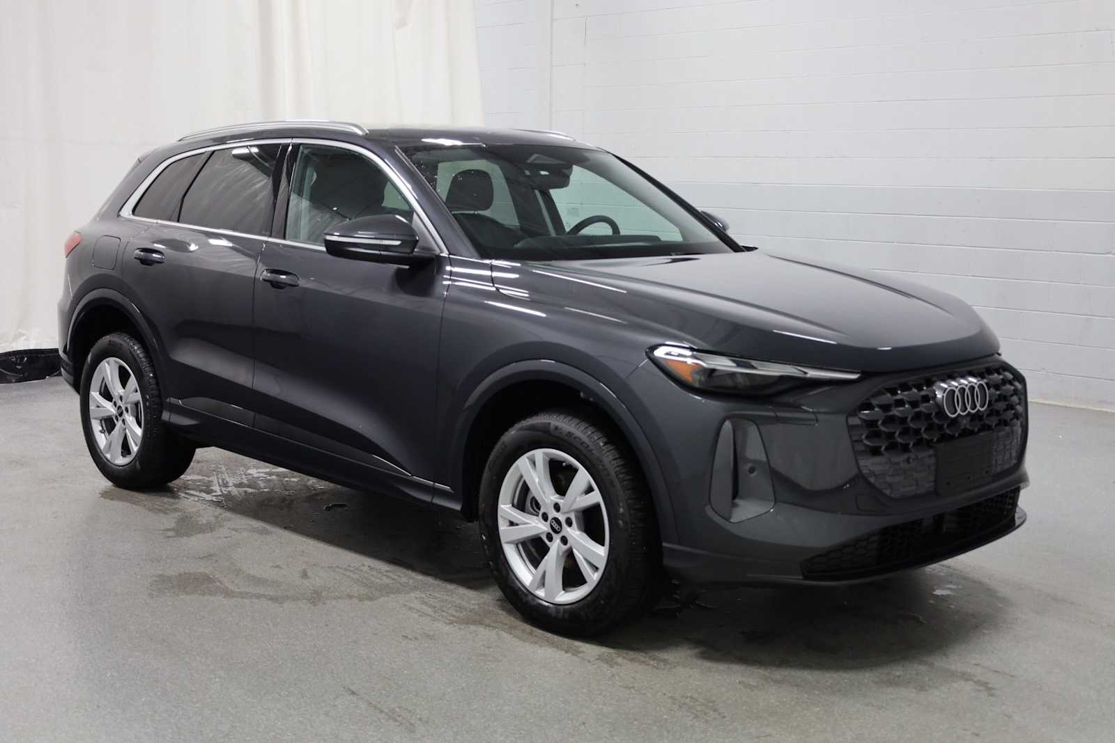 Thumbnail: 2025 Audi Q5 - 13