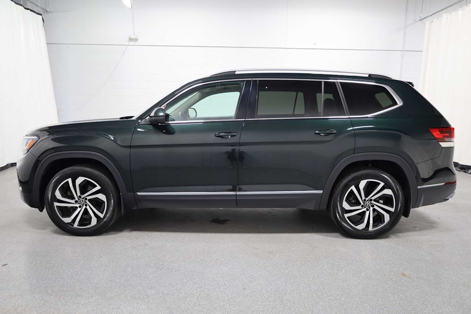 2021 Volkswagen Atlas SE Premium photo 2