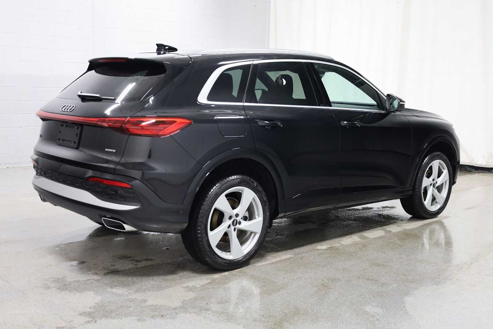 Thumbnail: 2025 Audi Q5 - 9