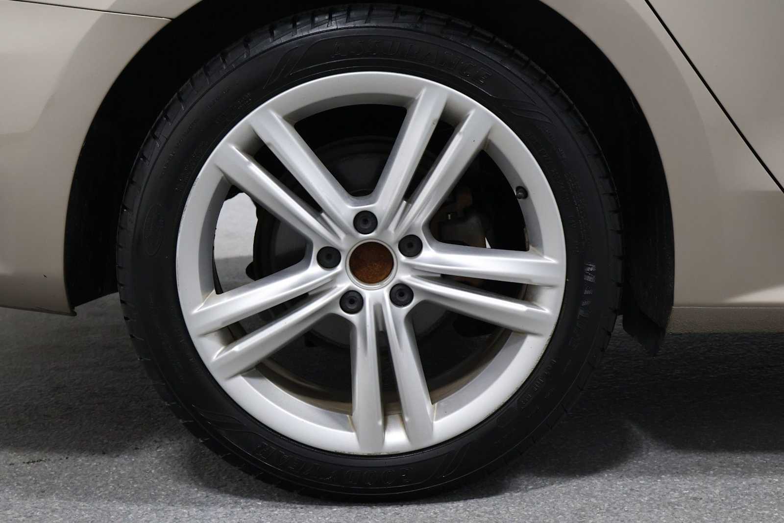 Thumbnail: 2015 Volkswagen Passat - 34