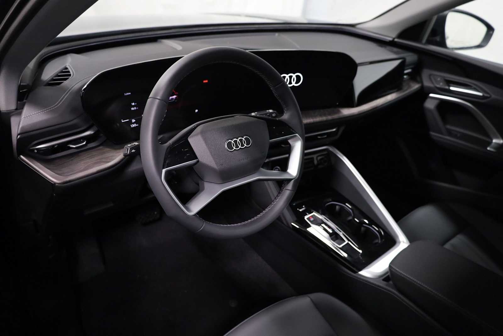 Thumbnail: 2025 Audi Q5 - 4