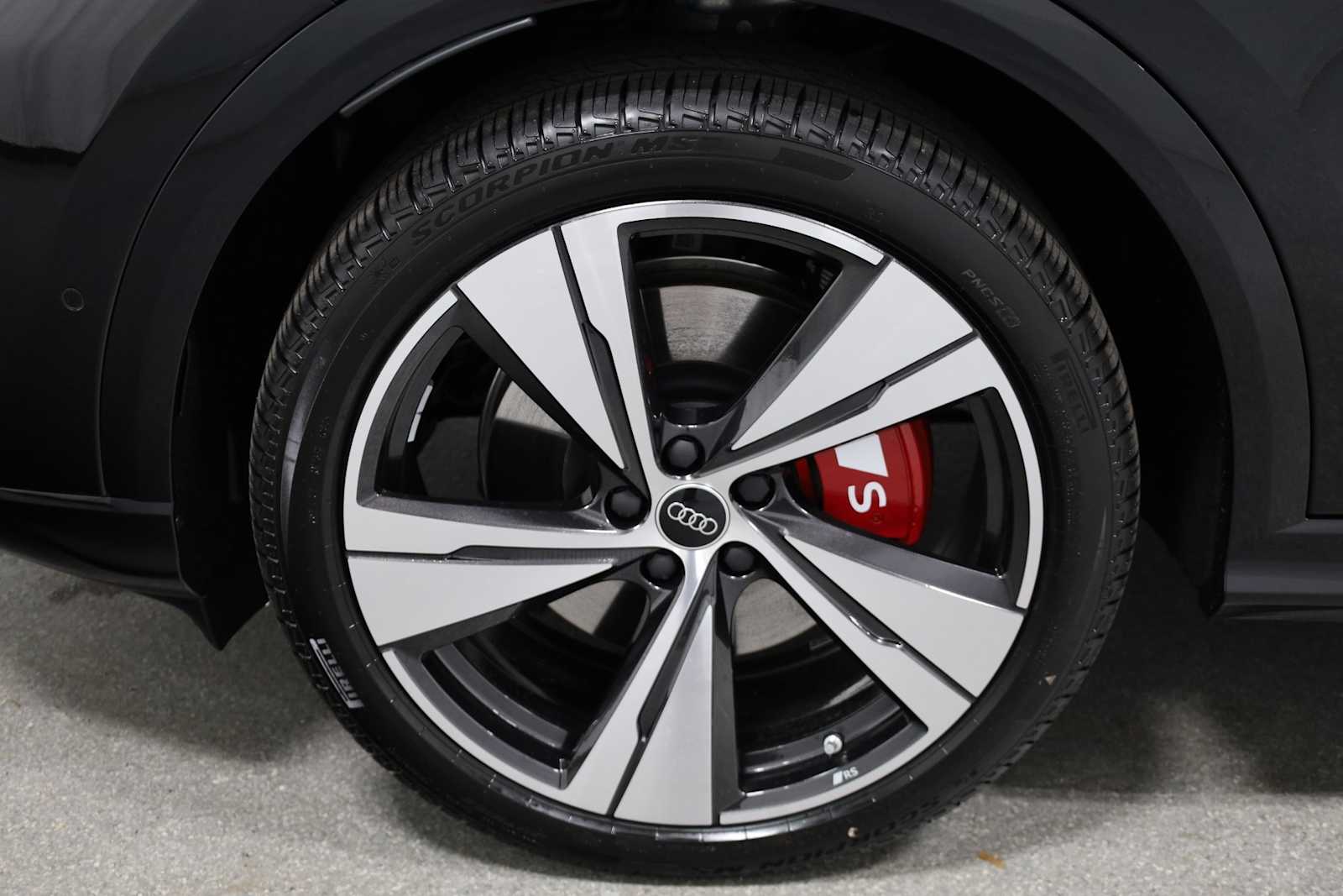 Thumbnail: 2025 Audi SQ5 - 38