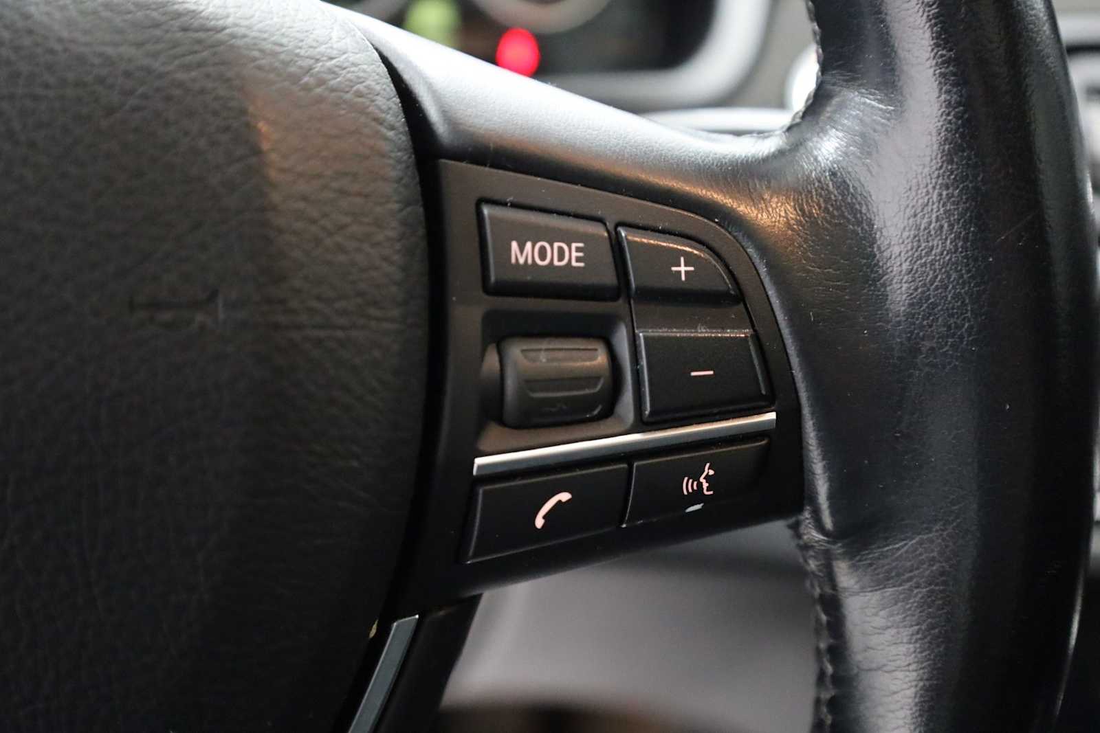 Thumbnail: 2011 BMW 5 Series - 25