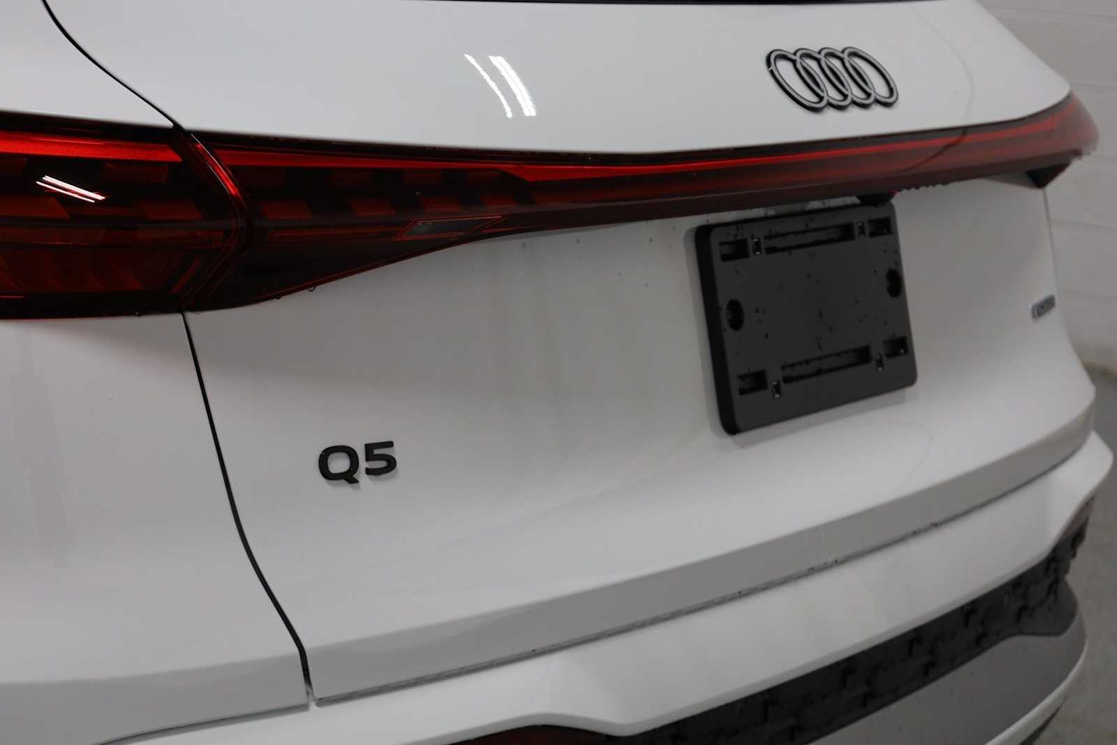 Thumbnail: 2025 Audi Q5 - 8