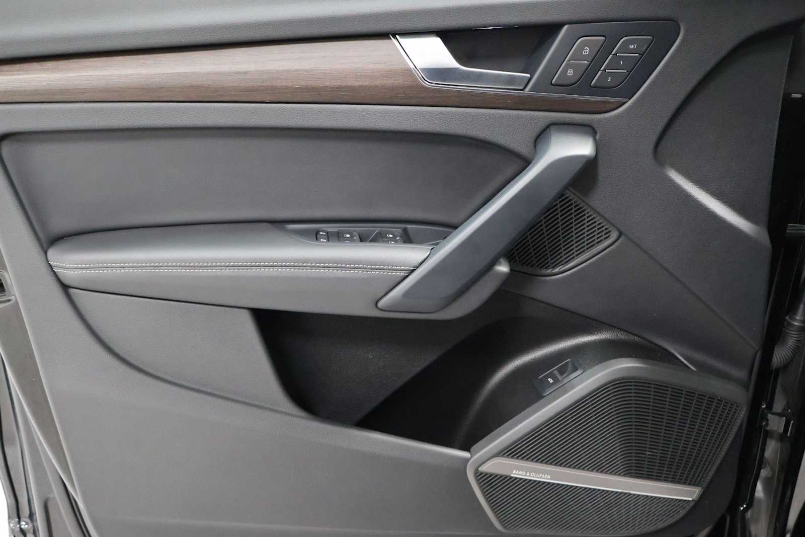 Thumbnail: 2023 Audi Q5 - 16