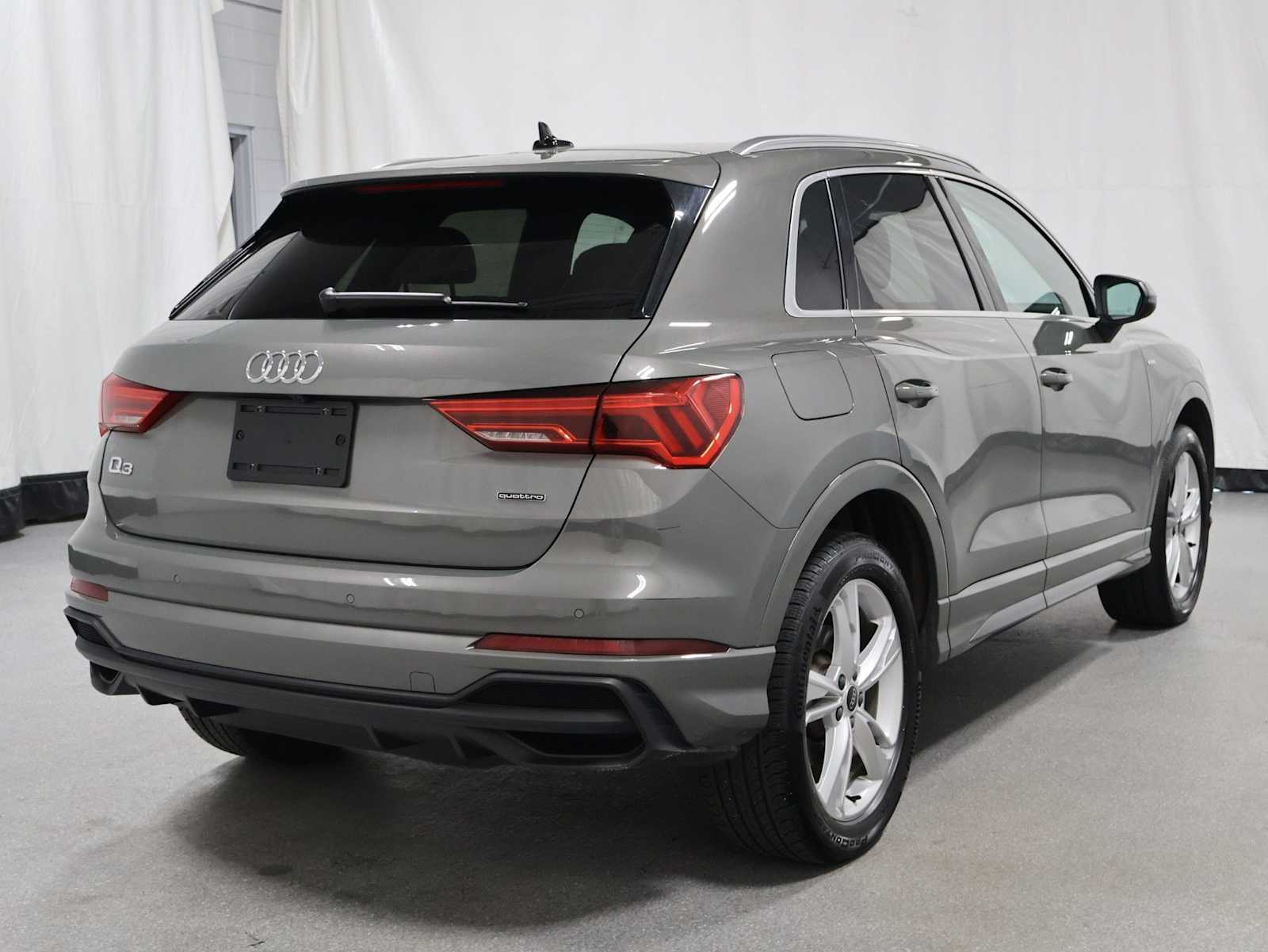 Thumbnail: 2023 Audi Q3 - 9