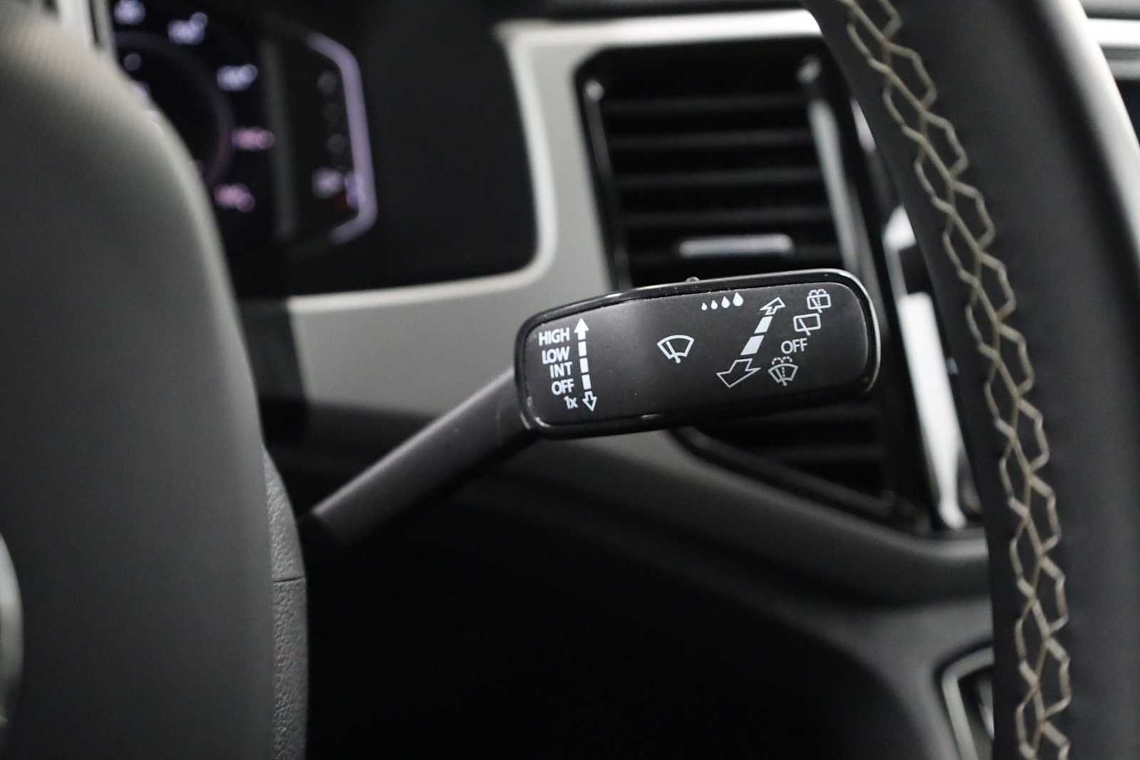 Thumbnail: 2023 Volkswagen Atlas - 27