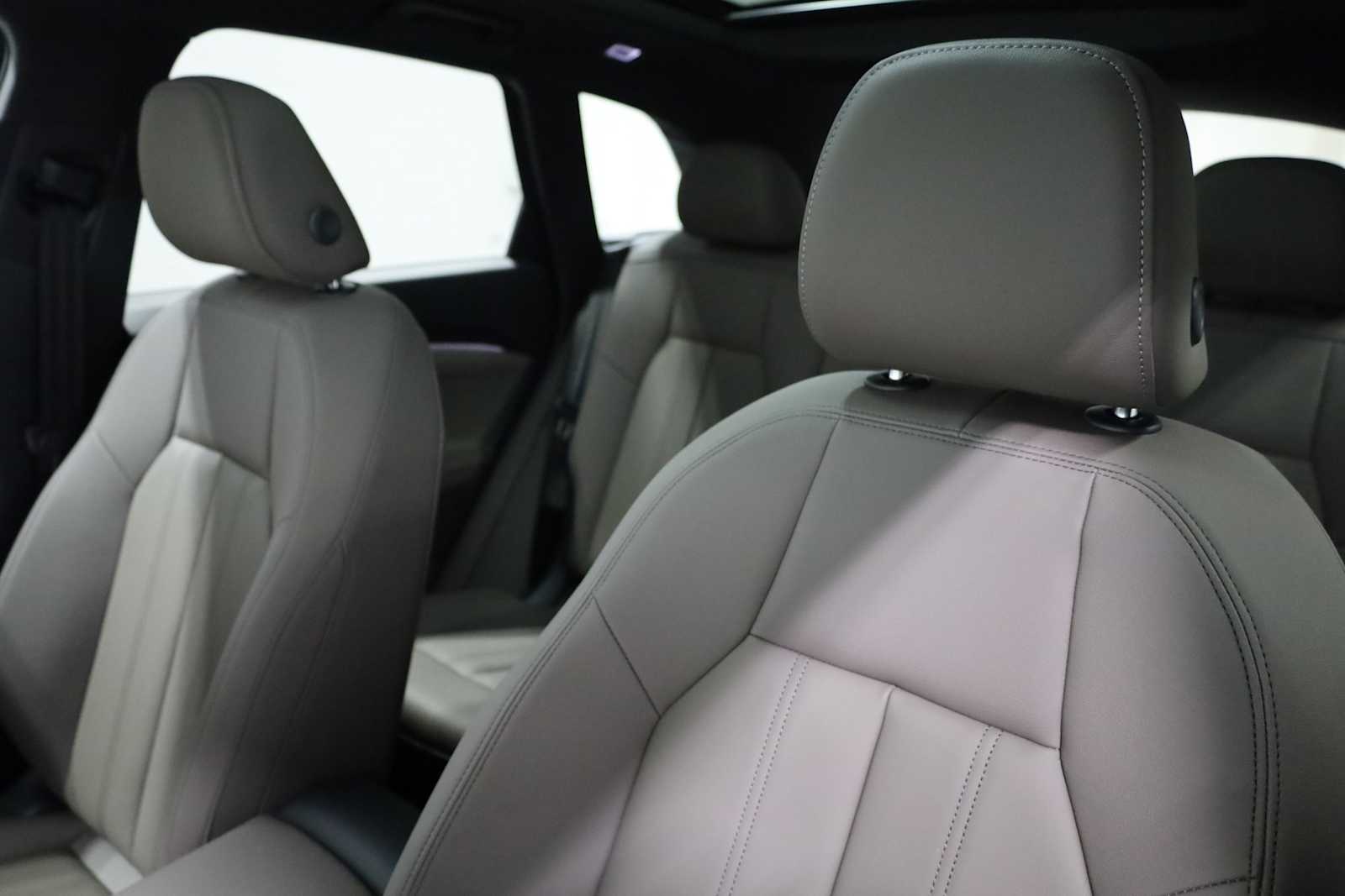 Thumbnail: 2025 Audi Q5 - 18