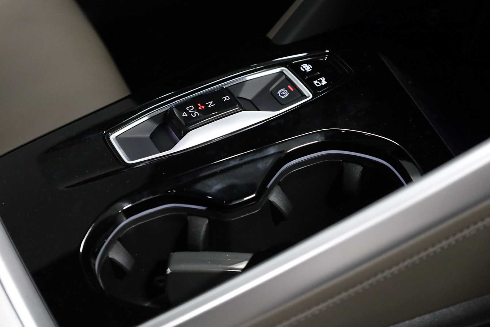 Thumbnail: 2025 Audi Q5 - 20