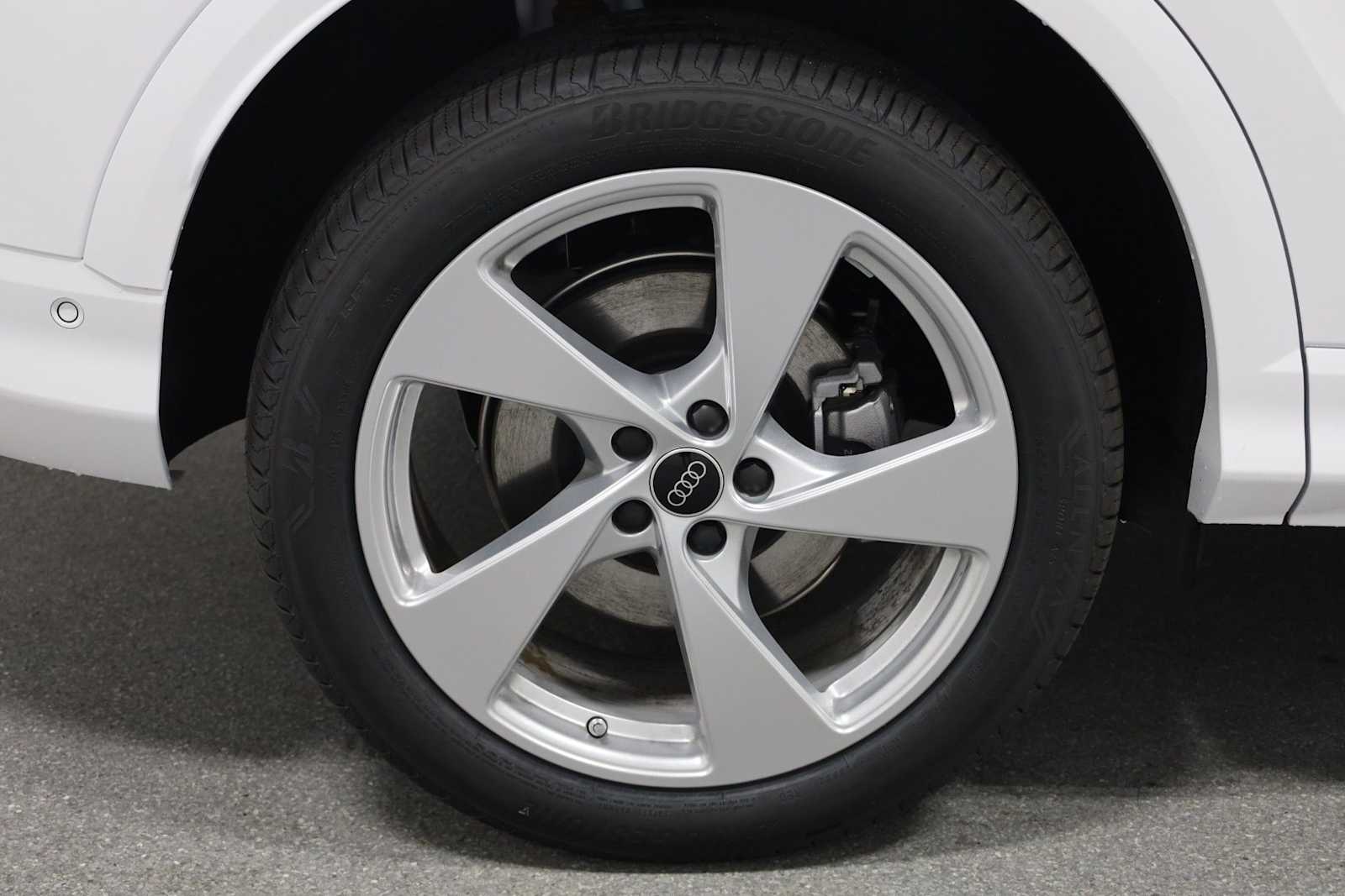 Thumbnail: 2025 Audi Q5 - 35