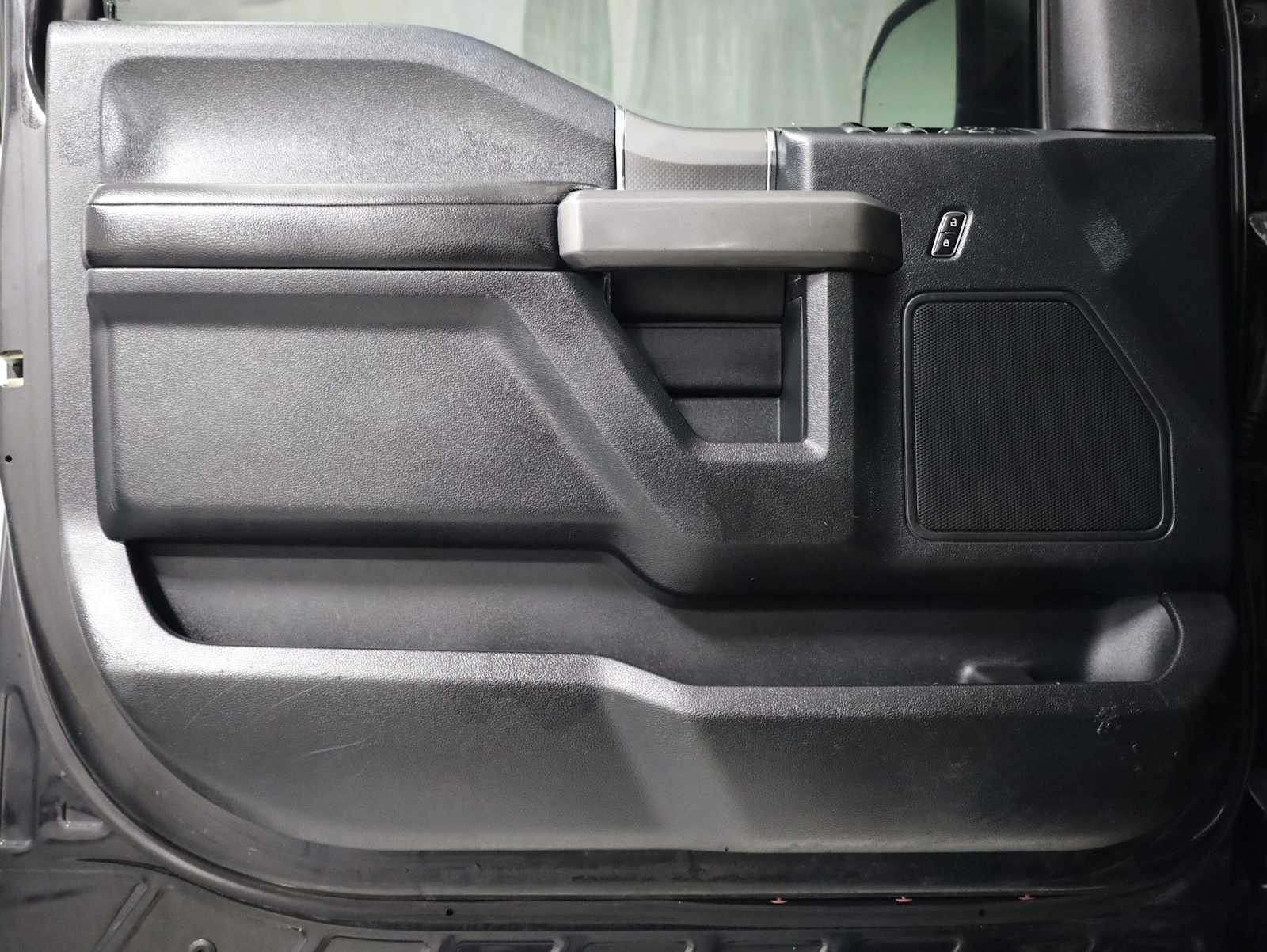 Thumbnail: 2015 Ford F-150 - 16