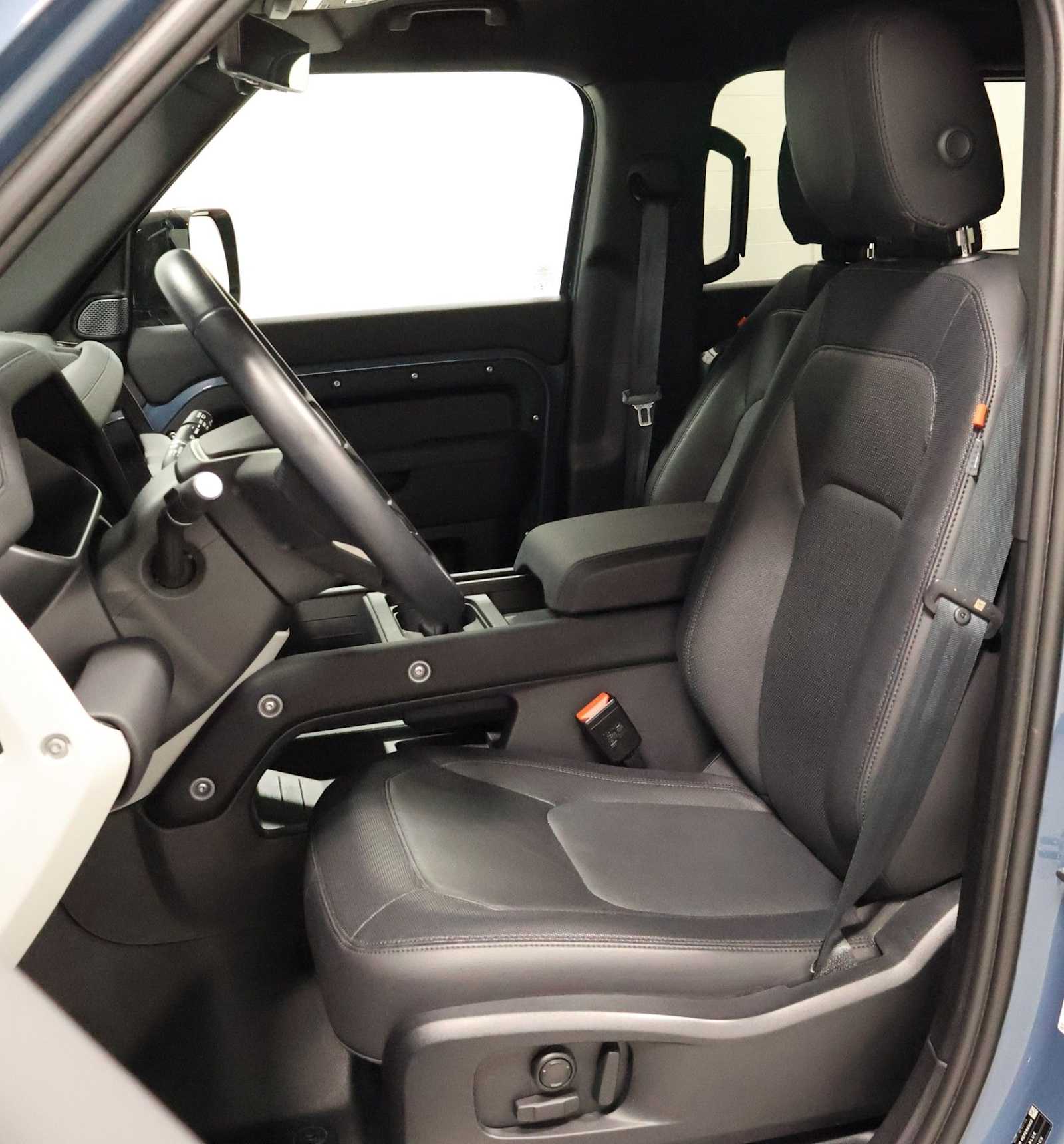 Thumbnail: 2024 Land Rover Defender - 5