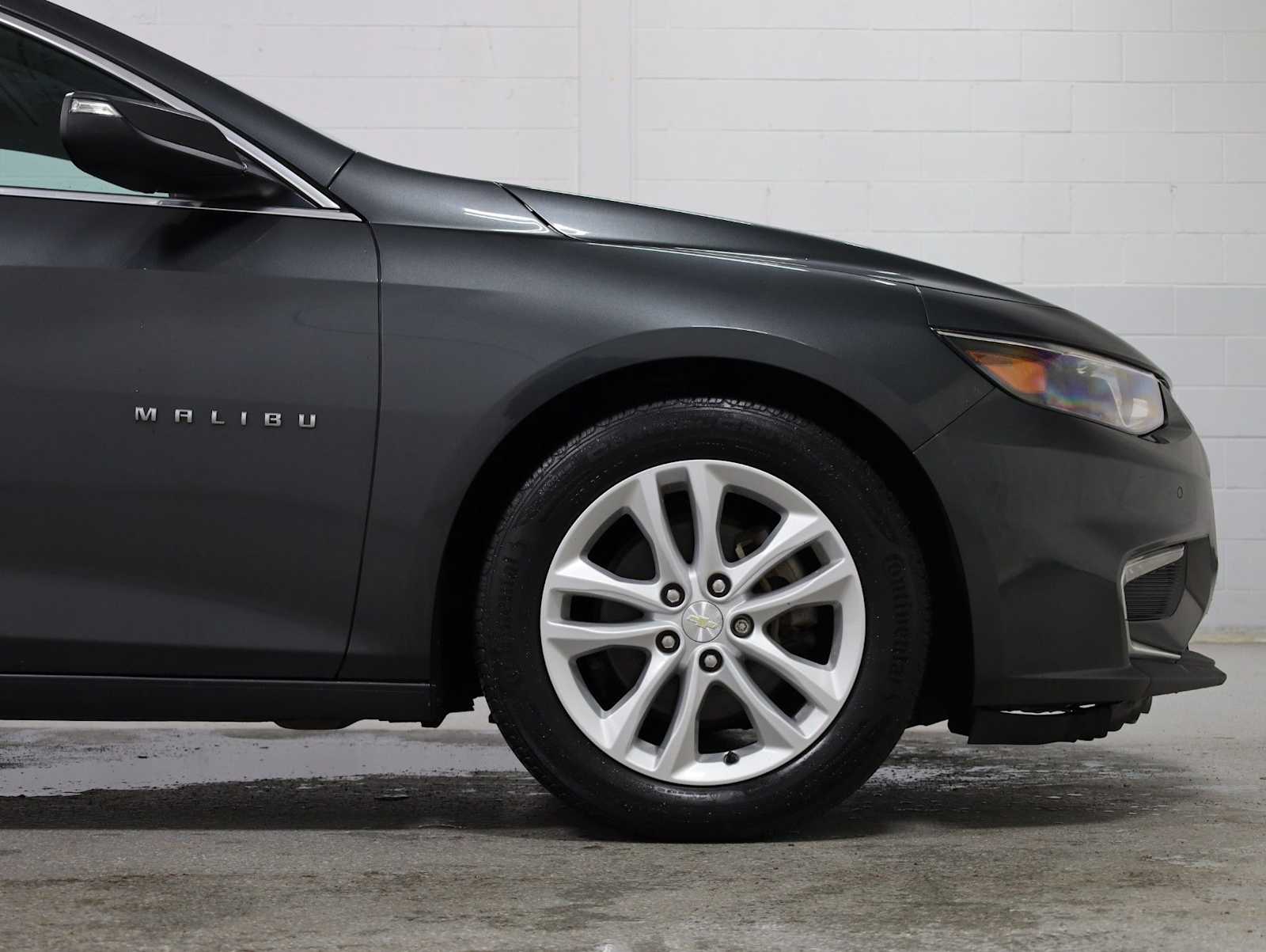 Thumbnail: 2017 Chevrolet Malibu - 11