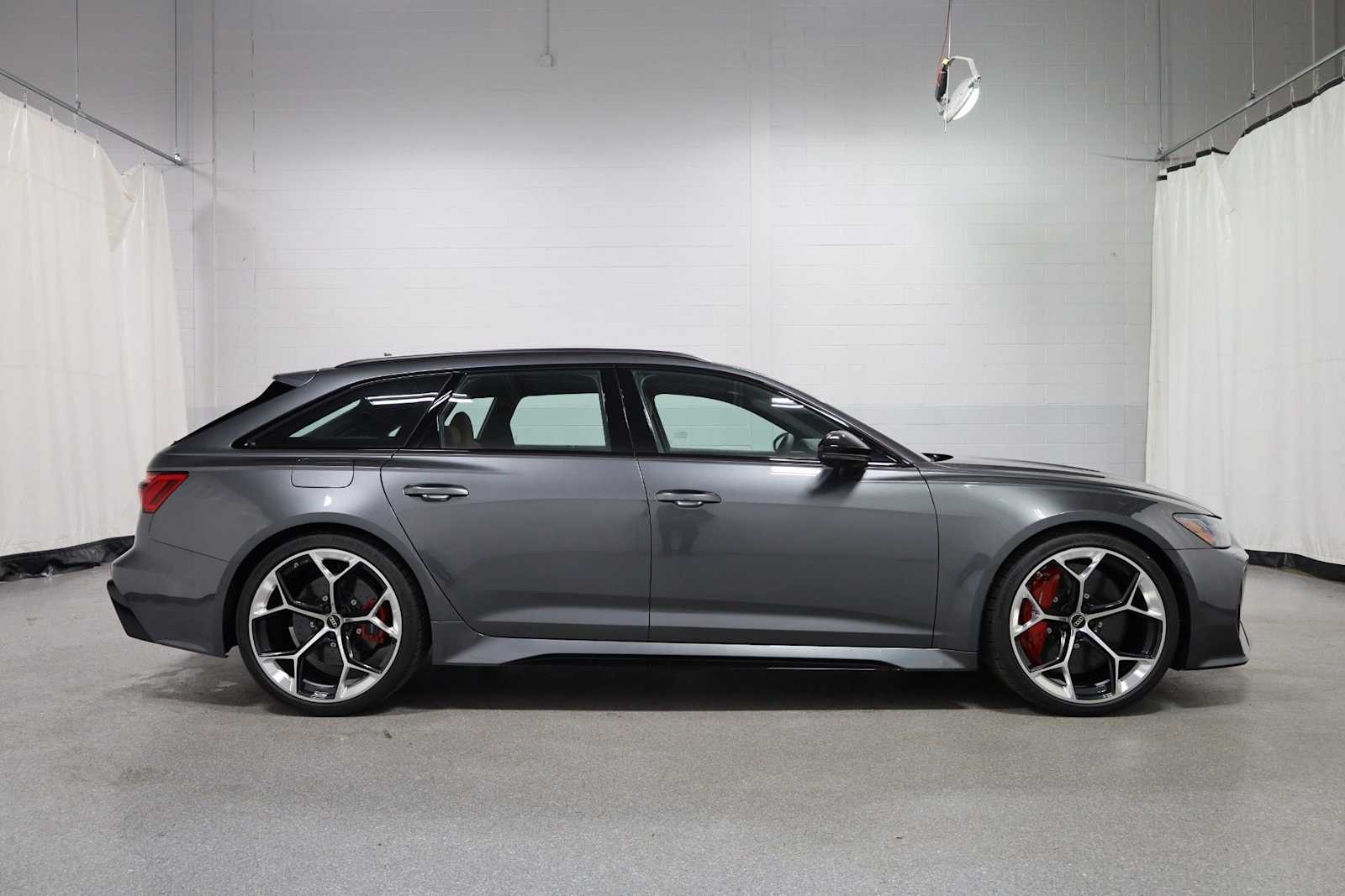 Thumbnail: 2026 Audi RS 6 - 10