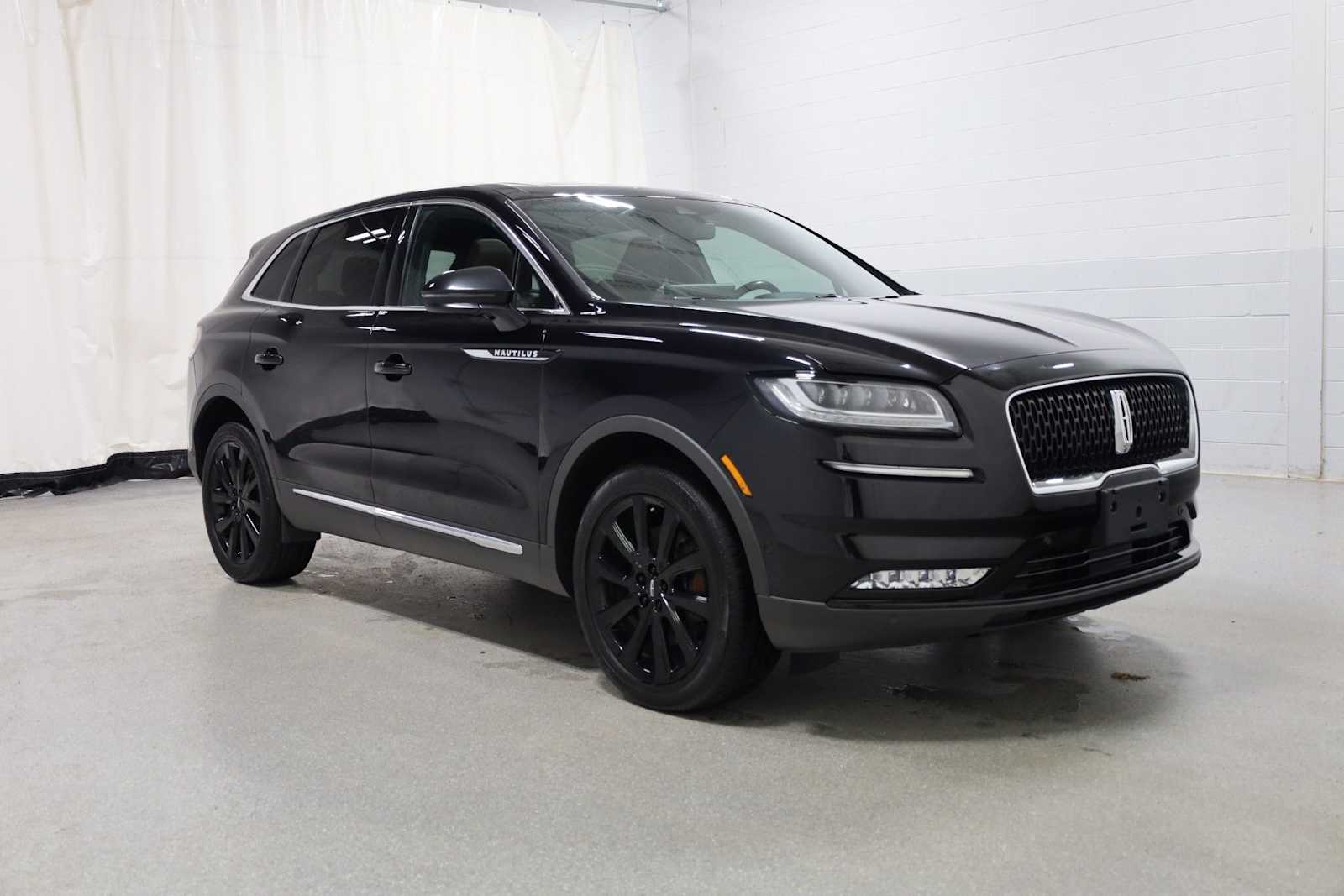 Thumbnail: 2022 Lincoln Nautilus - 13